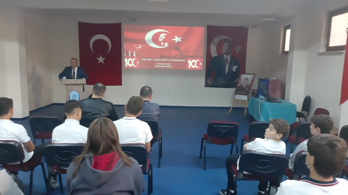 Okulumuzda Atatürk, Cumhuriyet ve Demokrasi Konulu Konferans Düzenlendi..!